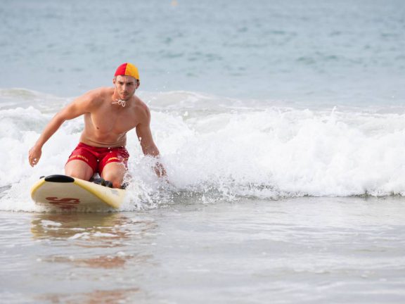 mooloolaba-surf-club-surf-lifesaver-on-board