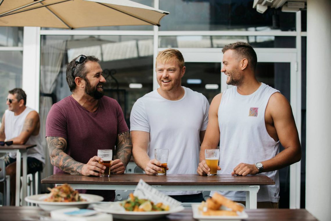 mooloolaba-surf-club-three-mates-with-beer